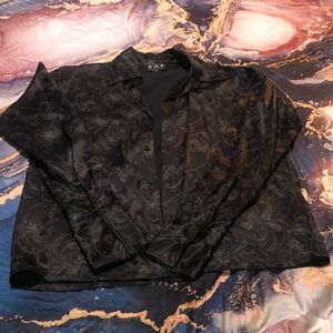 Look like a pop-star for special occasions or just show up big and show out.